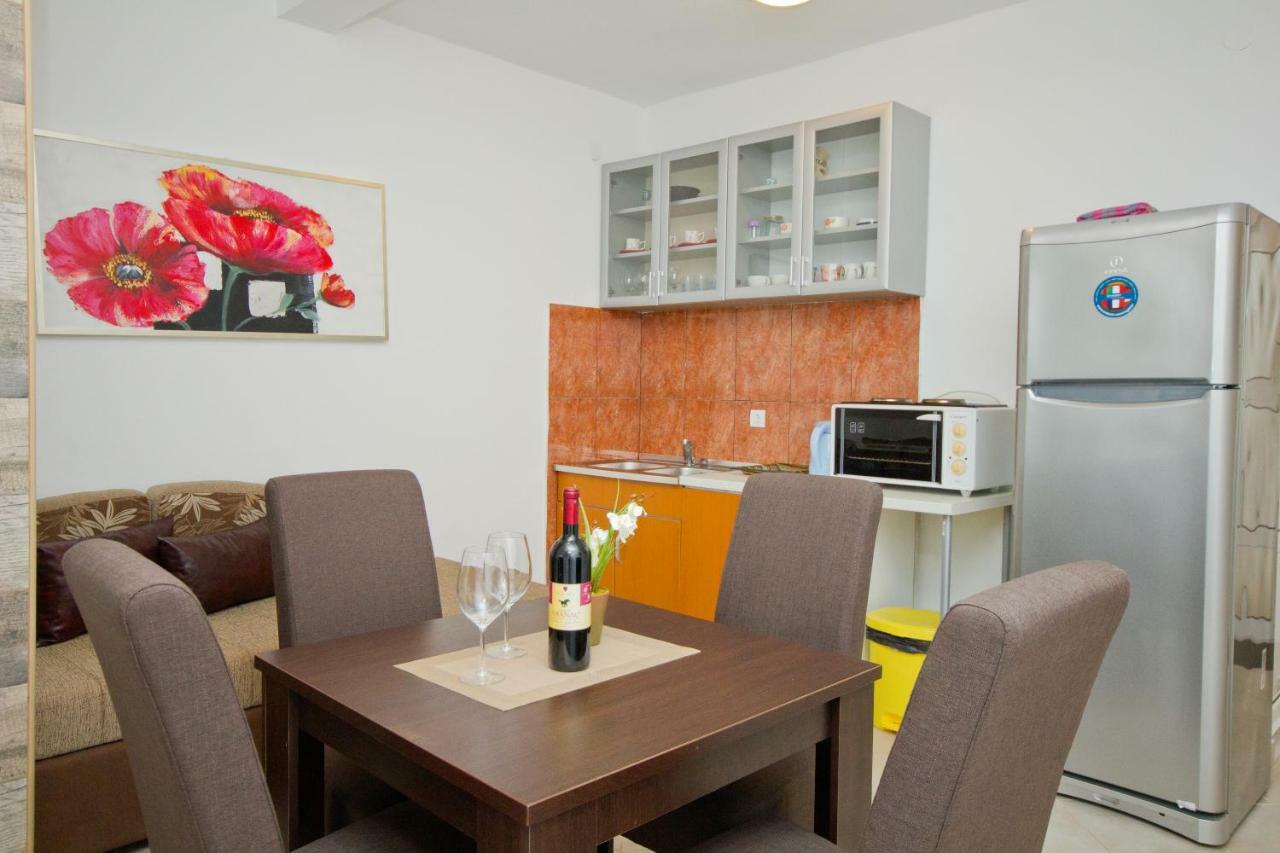 Apartments Dora Dobra Voda Exterior photo