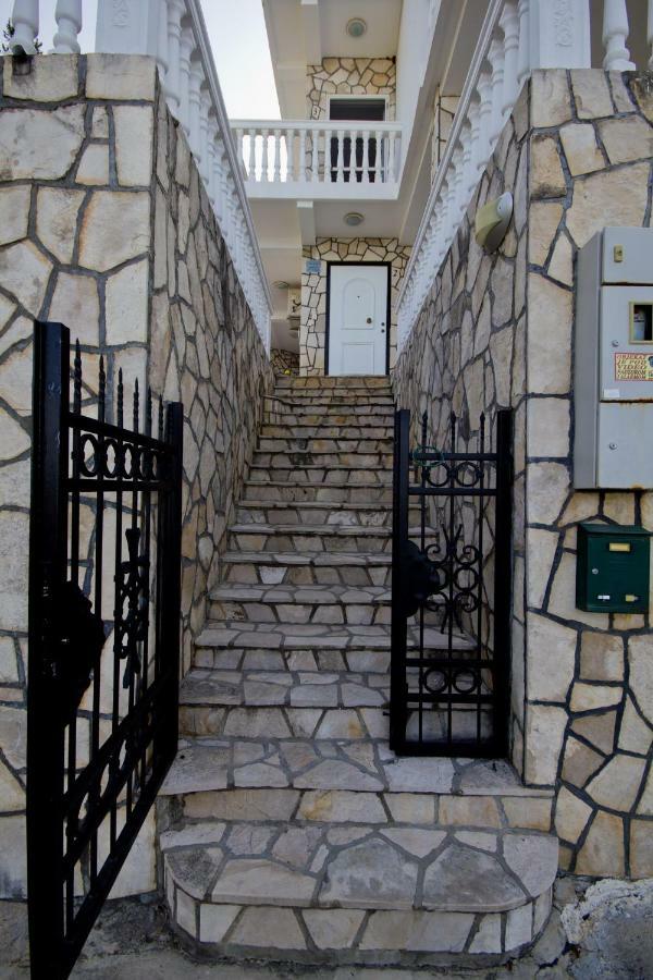 Apartments Dora Dobra Voda Exterior photo